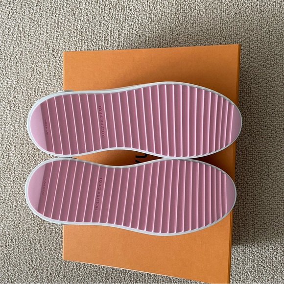 NWT Time Out Sneaker 🦄 - Picture 5 of 5